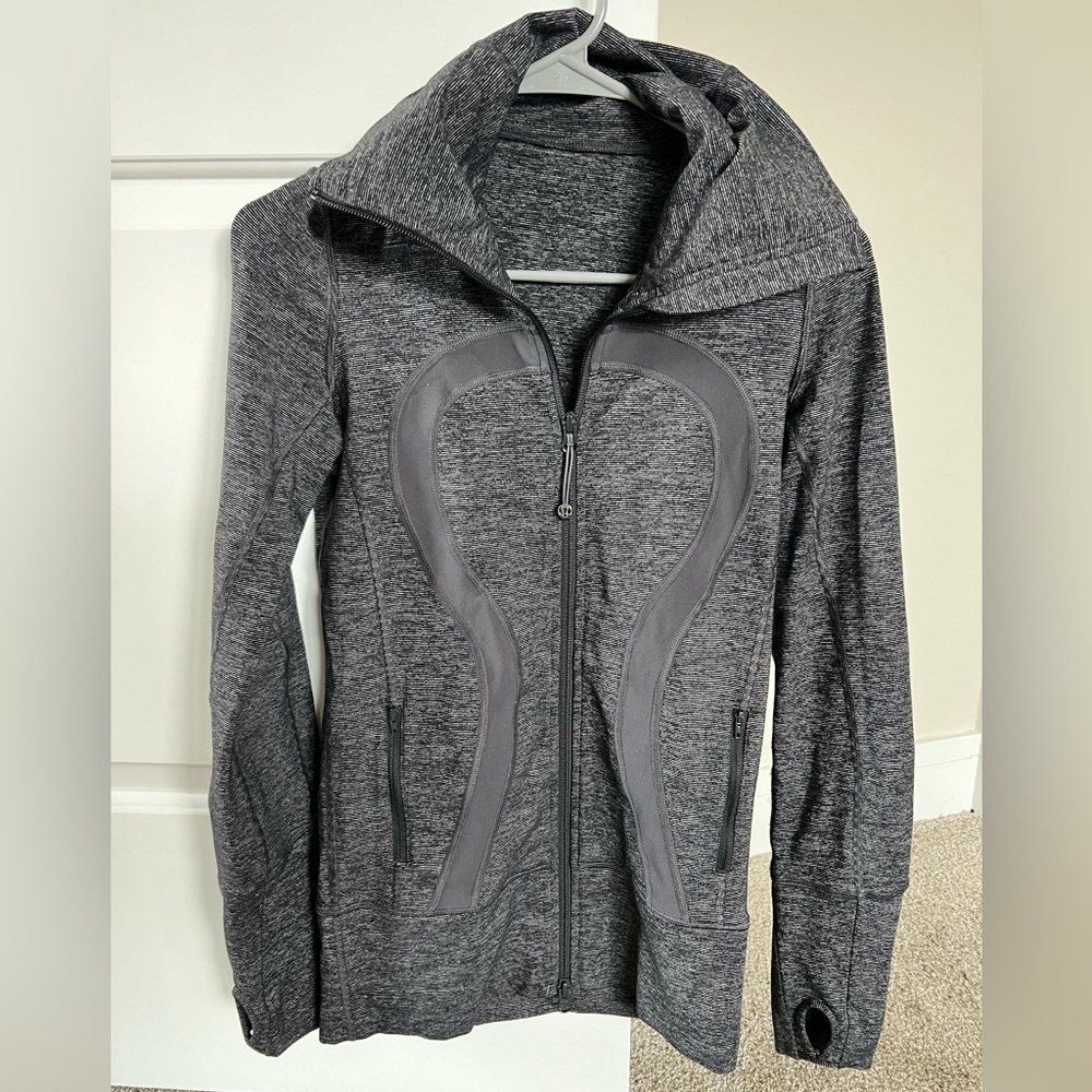 Lululemon In Stride Jacket
Coal Wee Stripe / Coal